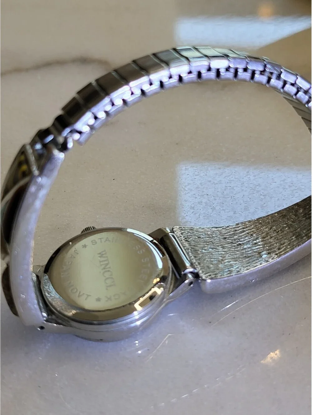 Vtg Wincci Womans Watch w Stones New Batt.Silvertone Stretch Bracelet 20mmWorks